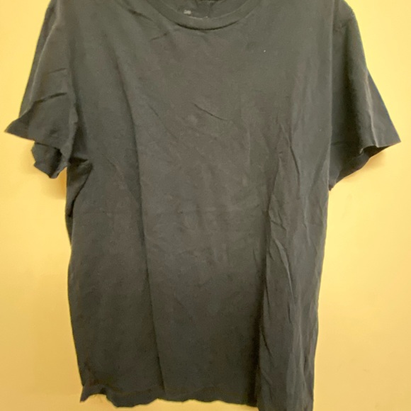 Used Essential Gap T shirt - Picture 3 of 3